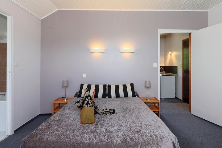 Room 3 of 44