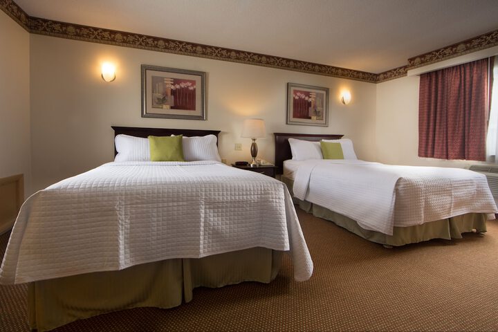 1 Bedroom Suite 2 Double Beds Sofa (3 of 7)