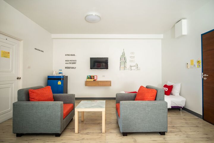 Room 4 of 34