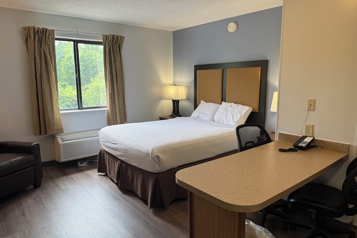 Room 12 of 17