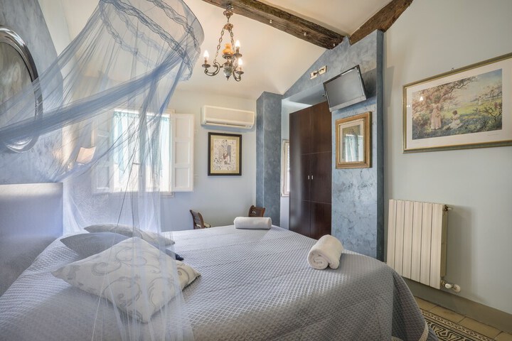 Room 7 of 36