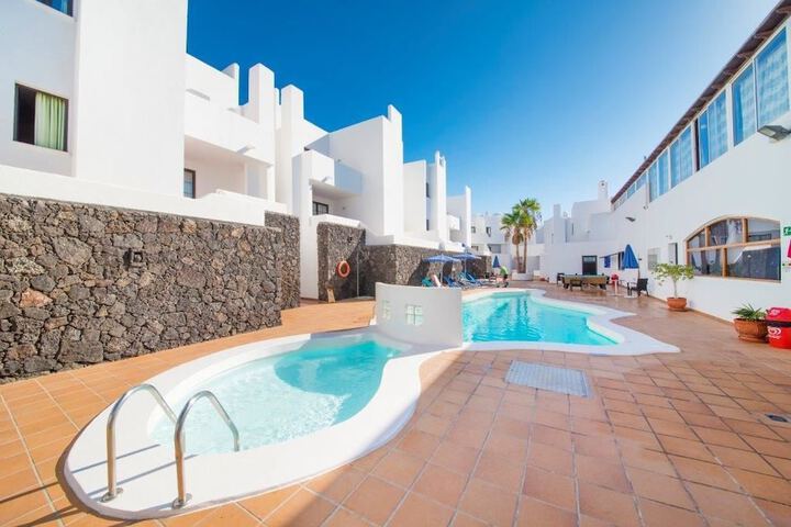 Pool Hotel