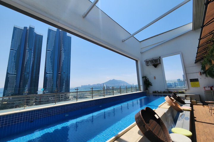 Pool 170 of 219