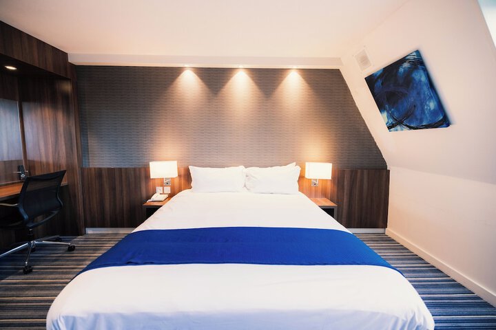 Room 15 of 43