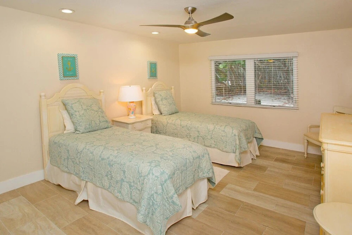Room 4 of 23