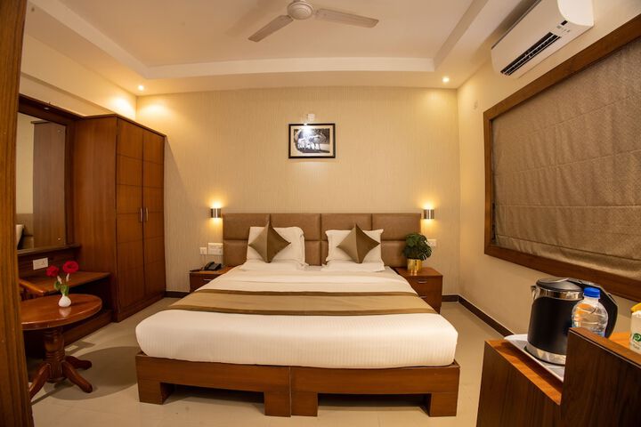 Room 15 of 36