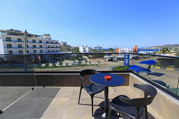 Room 24 of 143