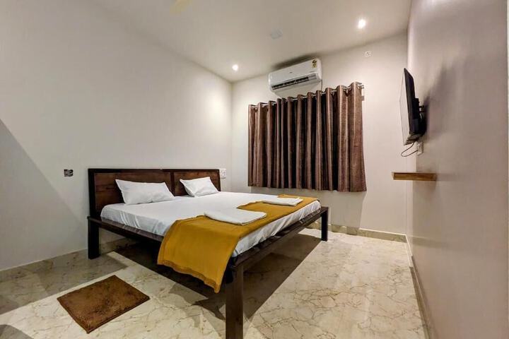 Room 3 of 18