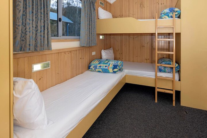 Room 10 of 118