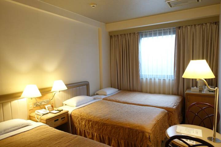 Room 7 of 43