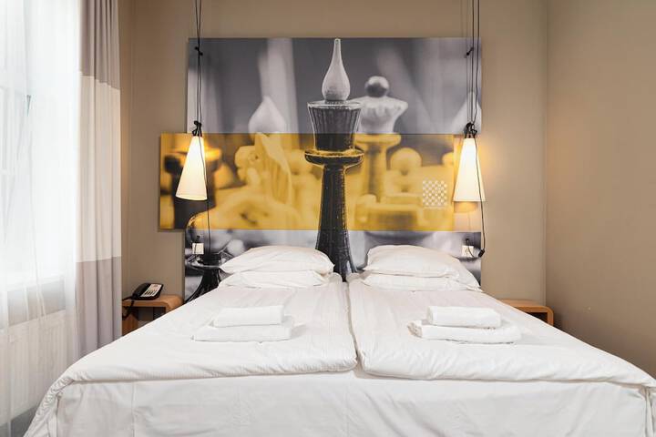 Room 13 of 50