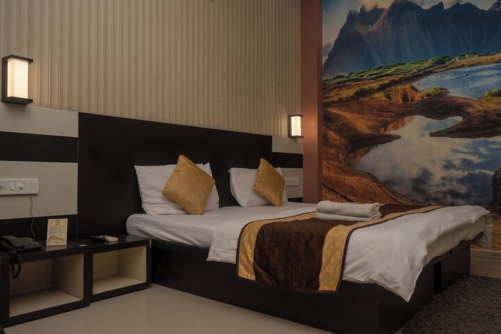 Room 33 of 159