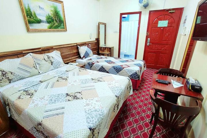 Room 12 of 17