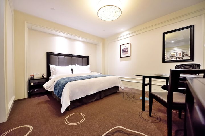 Room 14 of 114