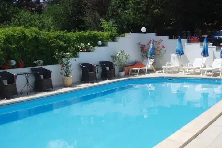 Pool 11 of 13