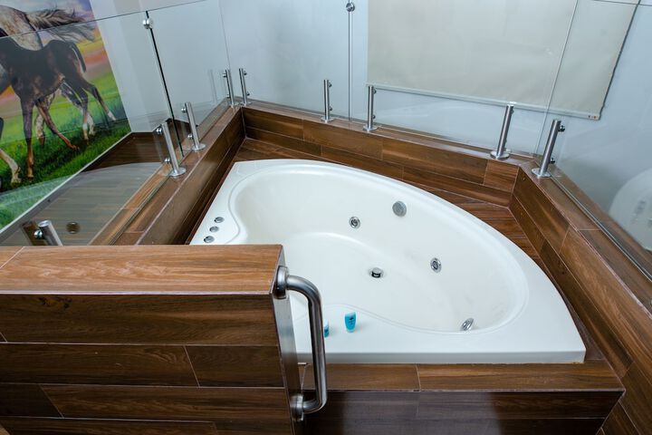 Hot Tub 28 of 36