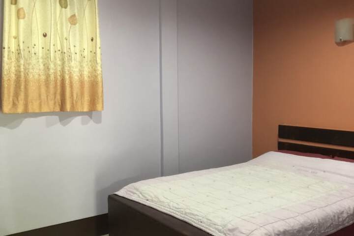Room 7 of 9