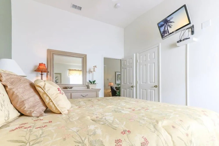 Room 1 of 23