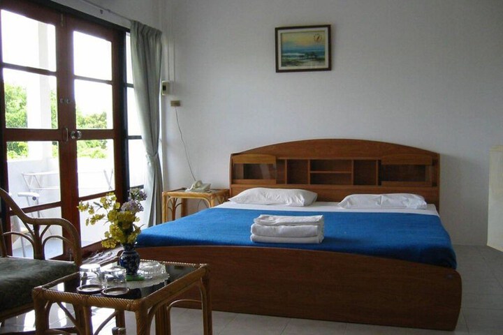 Room 13 of 31