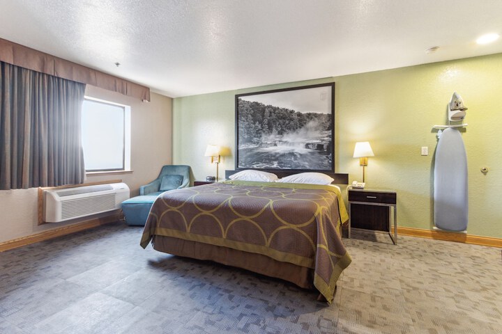 1 King Bed (17 of 26)