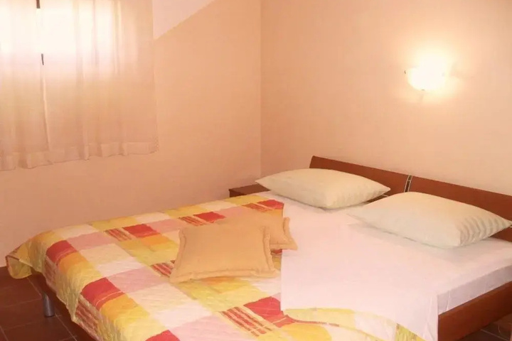 Room 3 of 15