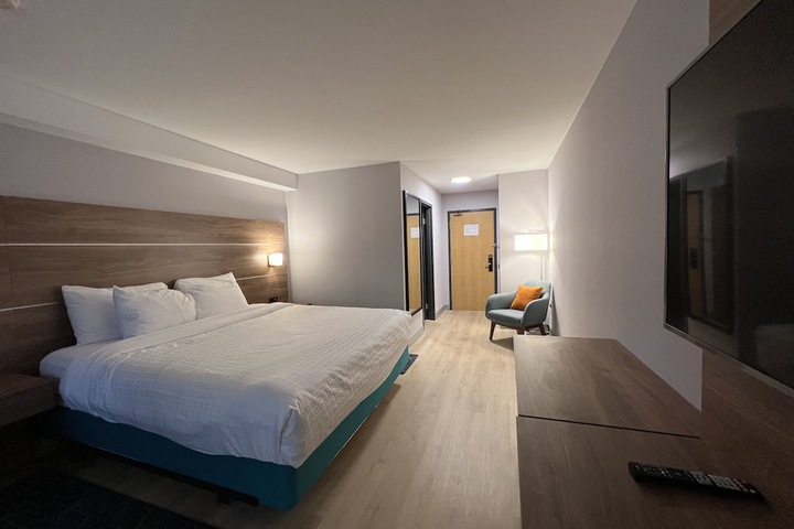 Room 7 of 26