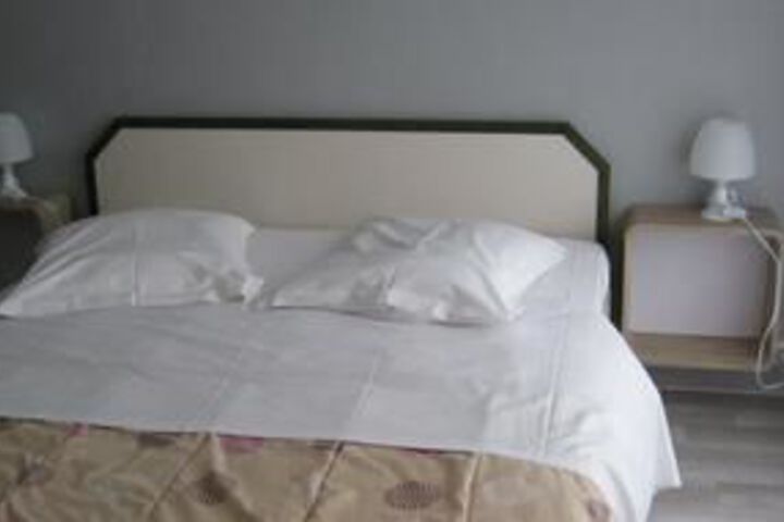 Room 7 of 28