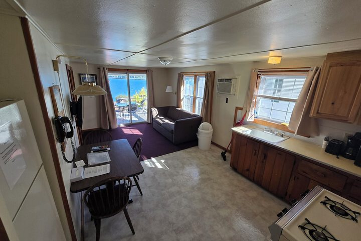 Room 42 of 123