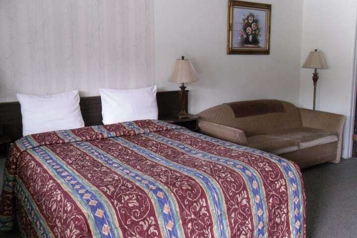 Room 10 of 37