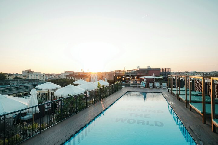 Pool 42 of 77