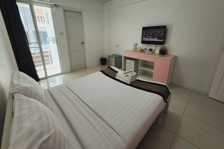 Room 18 of 38