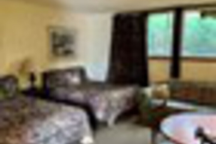 Room 41 of 102