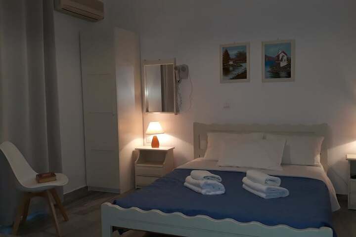Room 3 of 68
