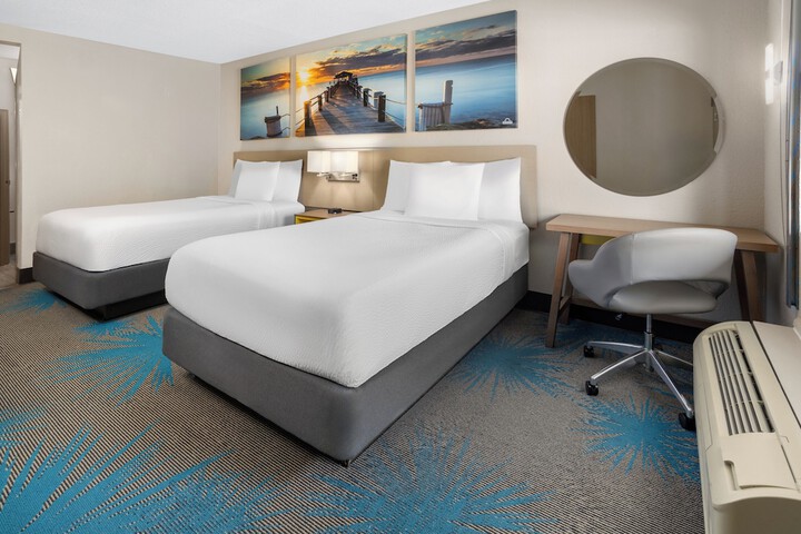 Double Accessible King Size Bed (8 of 8)