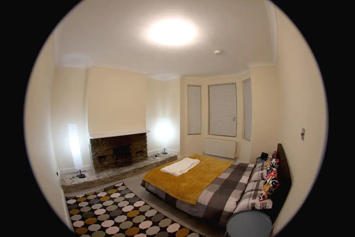 Room 8 of 13