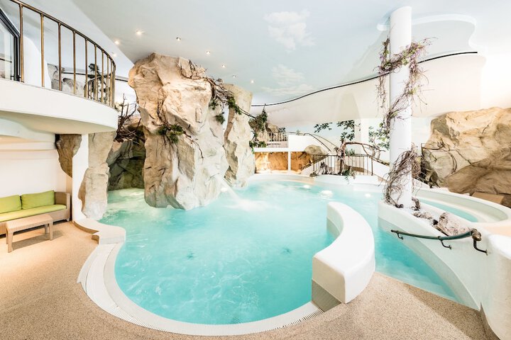 Pool 19 of 42