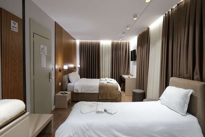 Room 21 of 40