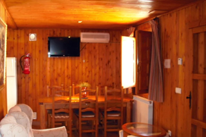 Room 4 of 12