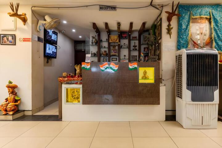 Hotel Om Plaza