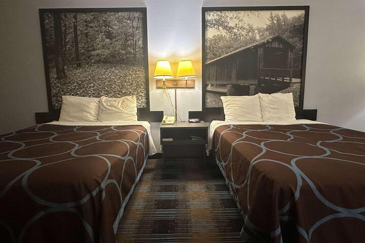 1 Queen Bed (3 of 35)