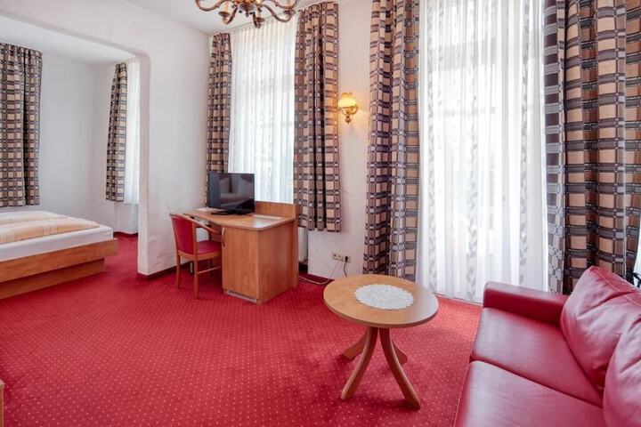 Room 7 of 17