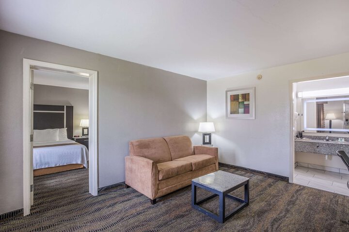 Room 28 of 70