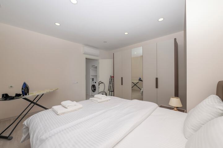 Room 12 of 271