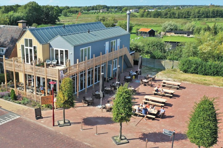 Exterior of De Jongens