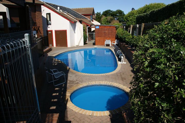 Pool 122 of 163