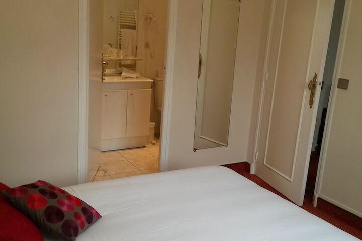 Room 22 of 37