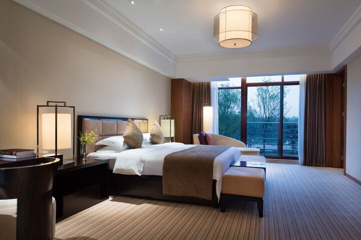 Room 8 of 41