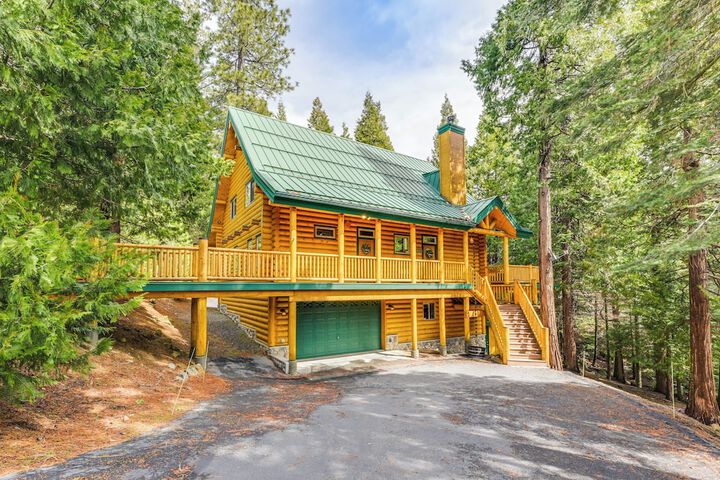 Mountain Cabin w / Hot Tub: 4 Mi to Shaver Lake!