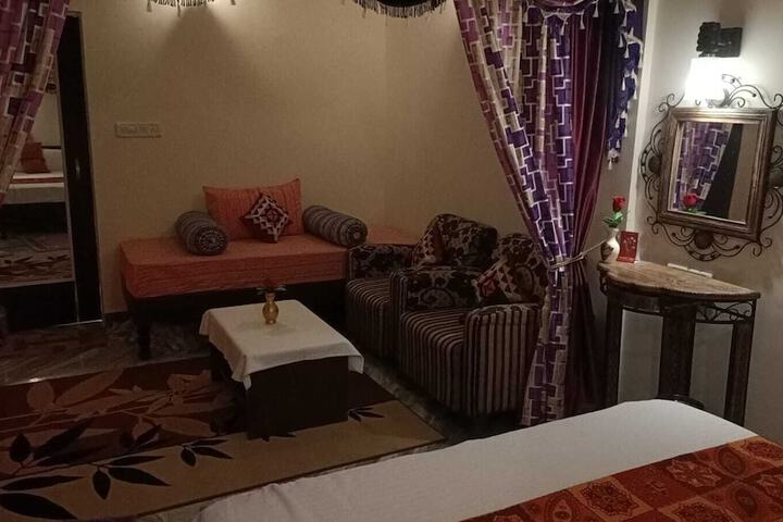 Room 28 of 84