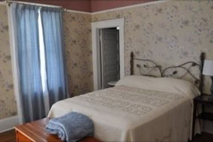 Room 8 of 15